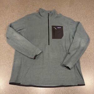 Men’s Patagonia R1 pull over quarter zip size XXL